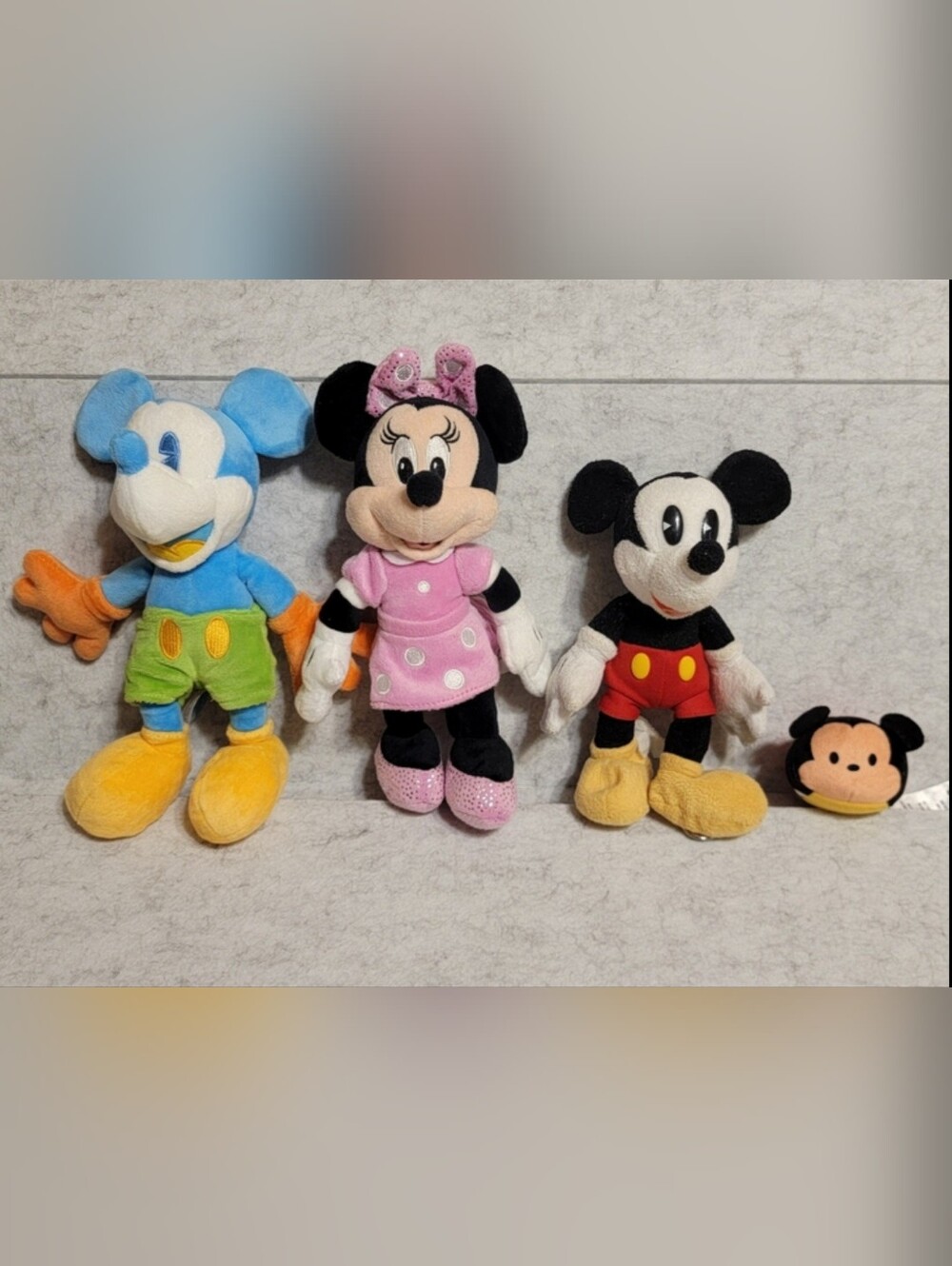 Disney Plush Bundle 3 Mickey And 1 Minnie Mouse